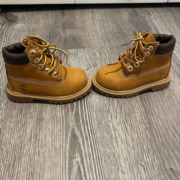 SOLD Wheat Timberland Boots 5c - Picture 2 of 4